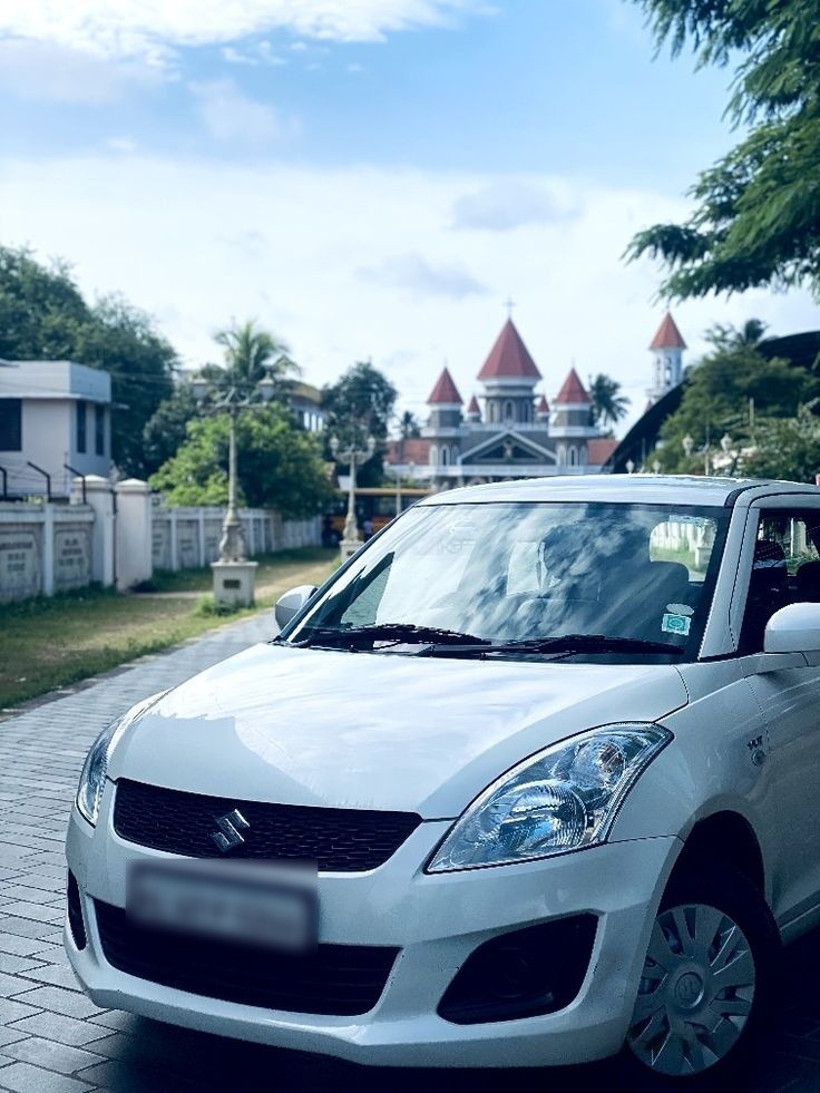 Suzuki Swift - Temple backdrop